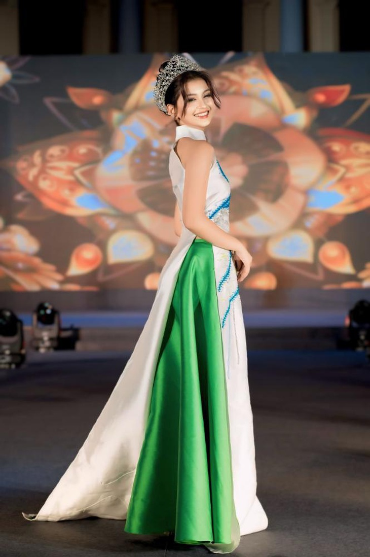 Hoa hậu Hòa bình Ấn Độ 2023 Arshina Sumbul