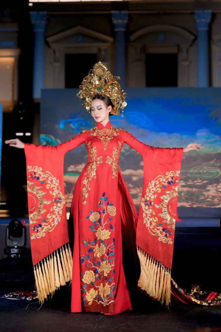 Ý Như - mẫu nhí 9 tuổi thần thái catwark cùng Á hậu Du lịch Hương Ly- Ảnh 6.