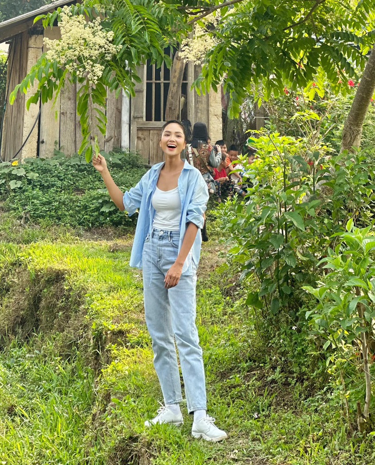 H'Hen Niê tại quê nhà