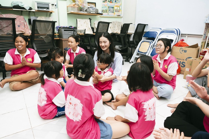 Sau khi trở về nước, hoa hậu Ý Nhi làm gì?- Ảnh 2.