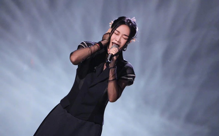 Chị đại máu mặt của Cbiz Na Anh 