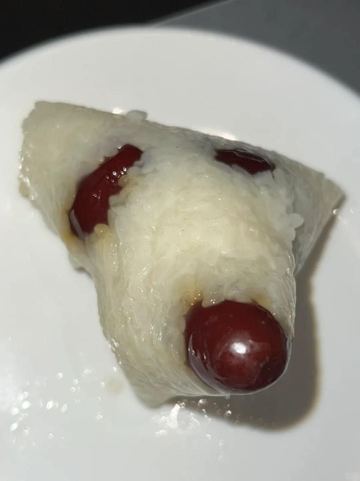 Cũng là bánh bá trạng mà lạ lắm. 