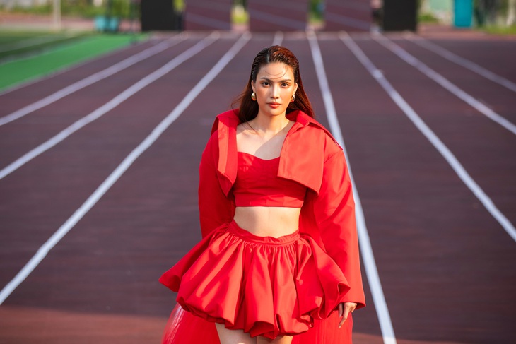 Lan Khuê - Minh Tú ‘đụng độ’ tại Extra men show 3- Ảnh 6.