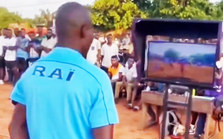 Công nghệ VAR xịn sò tại giải bóng đá gôn tôm