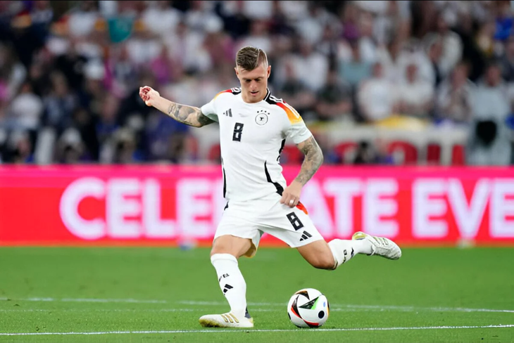 Toni Kroos chuyền bóng chính xác hơn 99% ở trận tuyển Đức thắng Scotland 5-1 tại Euro 2024 - Ảnh: Getty