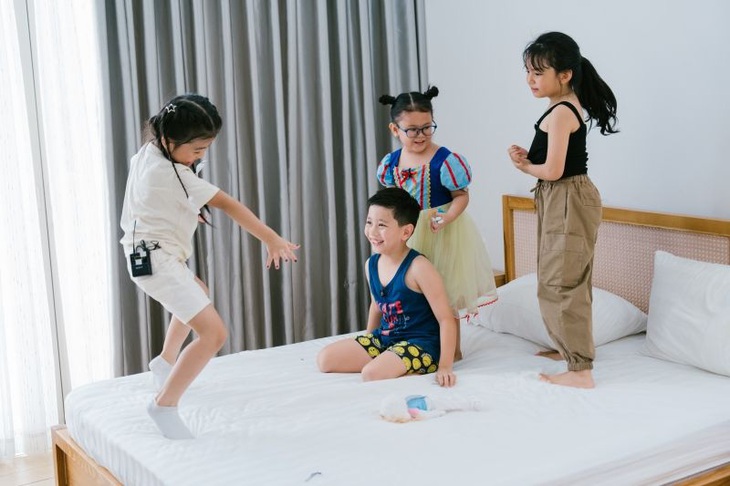 Phạm Quỳnh Anh: Làm mẹ như một vai diễn đa nhân cách- Ảnh 3.