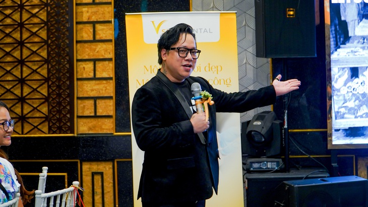 Tùng Leo chia sẻ về dự án Nụ cười Việt Nam trong cuộc gặp gỡ báo chí chiều 17-6.