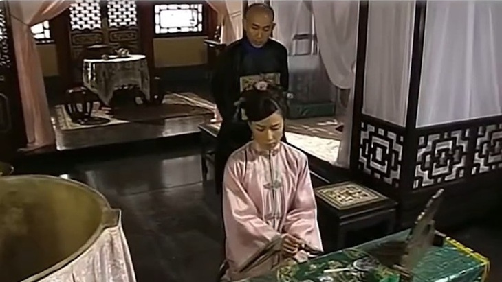 Cảnh quay buộc Xa Thi Mạn và Lâm Bảo Di "ăn gian" vì không thuộc thoại trong Thâm cung nội chiến