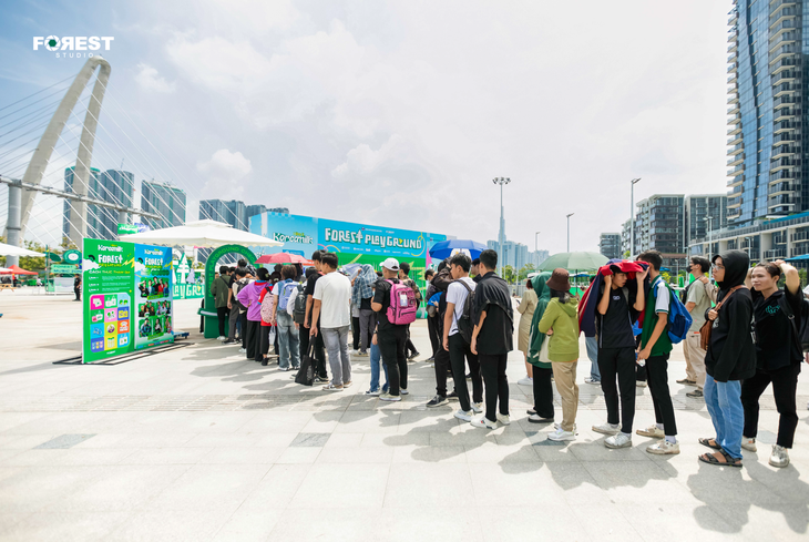 Erik mang 'Bắp luộc đê' khuấy động lễ hội mùa hè- Ảnh 2.