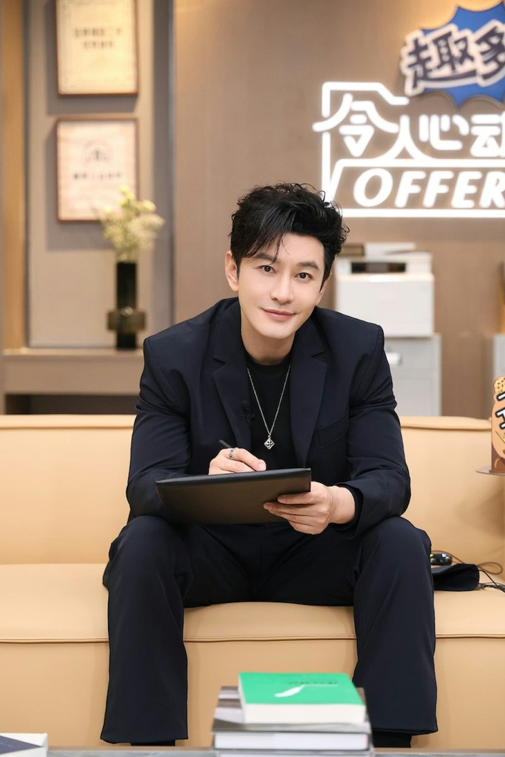 Trước đó, ở tuổi 47, Huỳnh Hiểu Minh nhận được lời khen ngợi vì sự lão hóa ngược