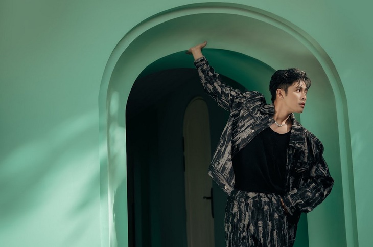 Đến với Anh trai "Say Hi", Gin Tuấn Kiệt mong muốn có thể khắc họa hình ảnh một nghệ sĩ trình diễn luôn “cháy hết mình” trên sân khấu. Đồng thời cũng là một “anh trai” thật chân thành và sẵn sàng “nhây hết cỡ” cùng các đồng nghiệp sau hậu trường.