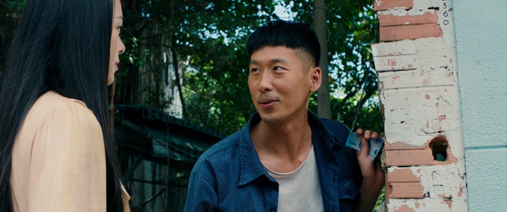 Diệp Bảo Ngọc hóa ma nữ, bầm dập vì phải kiếm tiền cho Tuấn Trần trong 'Làm giàu với ma'- Ảnh 6.