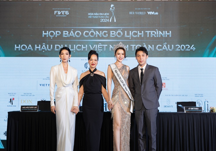 Ban tổ chức cuộc thi 