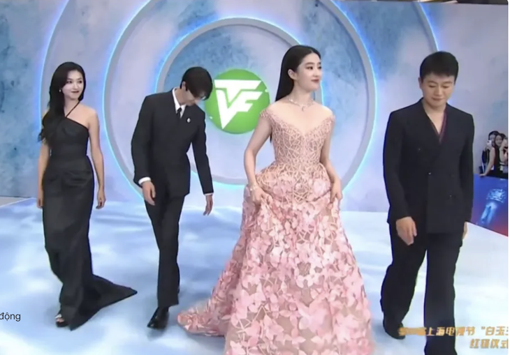 Lưu Diệc Phi suýt bị 