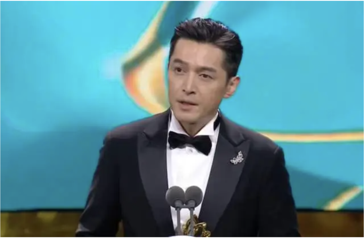 Hồ Ca đoạt giải Nam diễn viên chính xuất sắc nhất với phim Phồn hoa