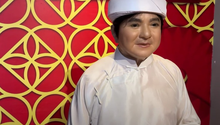 Tượng sáp nghệ sĩ Chí Tâm "cười gượng" vì... bị tăng cân so với đời thật