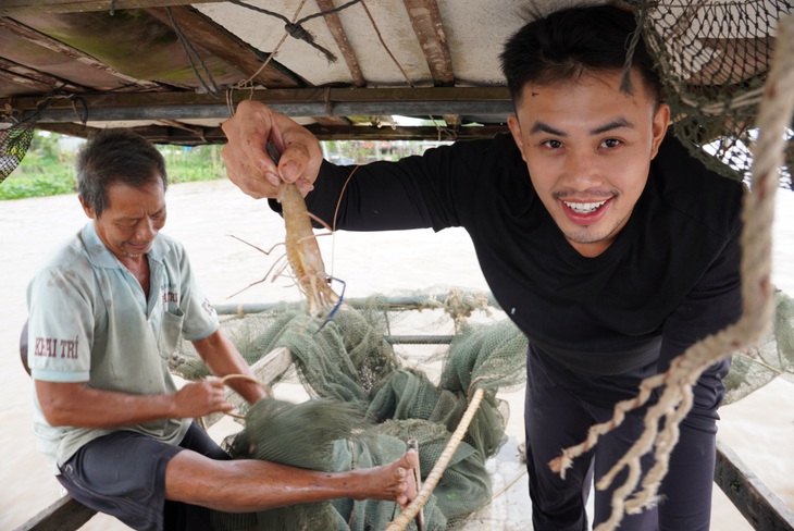 Travel blogger Dương Phú Quí bán nhà để làm cẩm nang du lịch xuyên Việt- Ảnh 2.