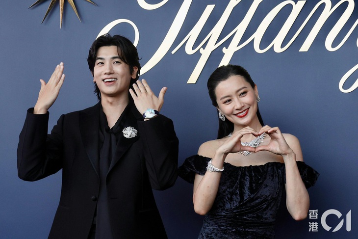 Park Hyung Sik bày tỏ sự hồi hợp, lo lắng khi chụp hình cùng đàn chị Trần Pháp Lai