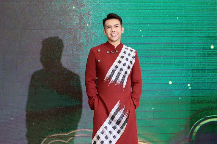 NTK Minh Châu chia sẻ tiêu chí làm trang phục dân tộc Miss Grand Vietnam 2024- Ảnh 3.