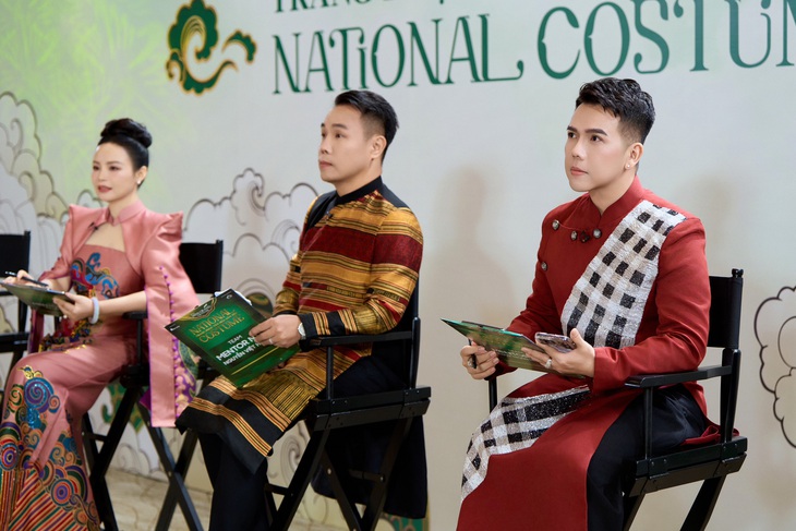 NTK Minh Châu và NTK Việt Hùng (từ phải qua)