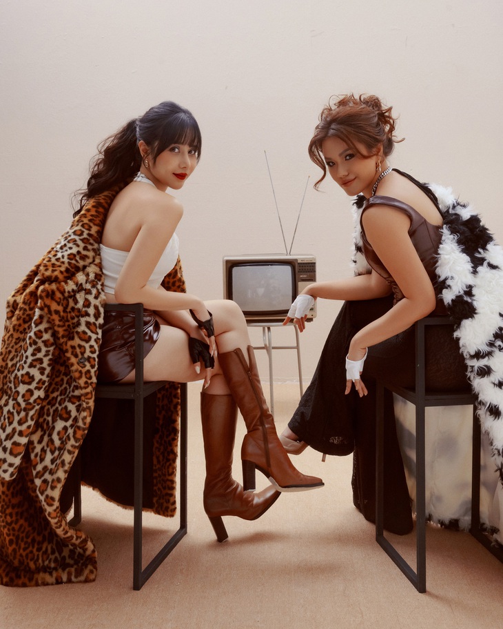 Câu chuyện lần này của Chị em mình trên ti vi chính xác là lời động viên mọi người hãy là chính mình, đừng để những định kiến, phán xét ngăn cản đam mê.