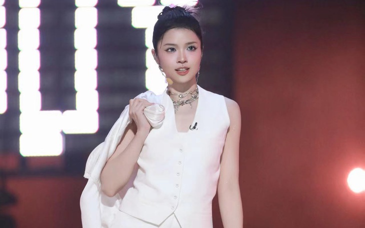 Suni Hạ Linh bứt phá tại 