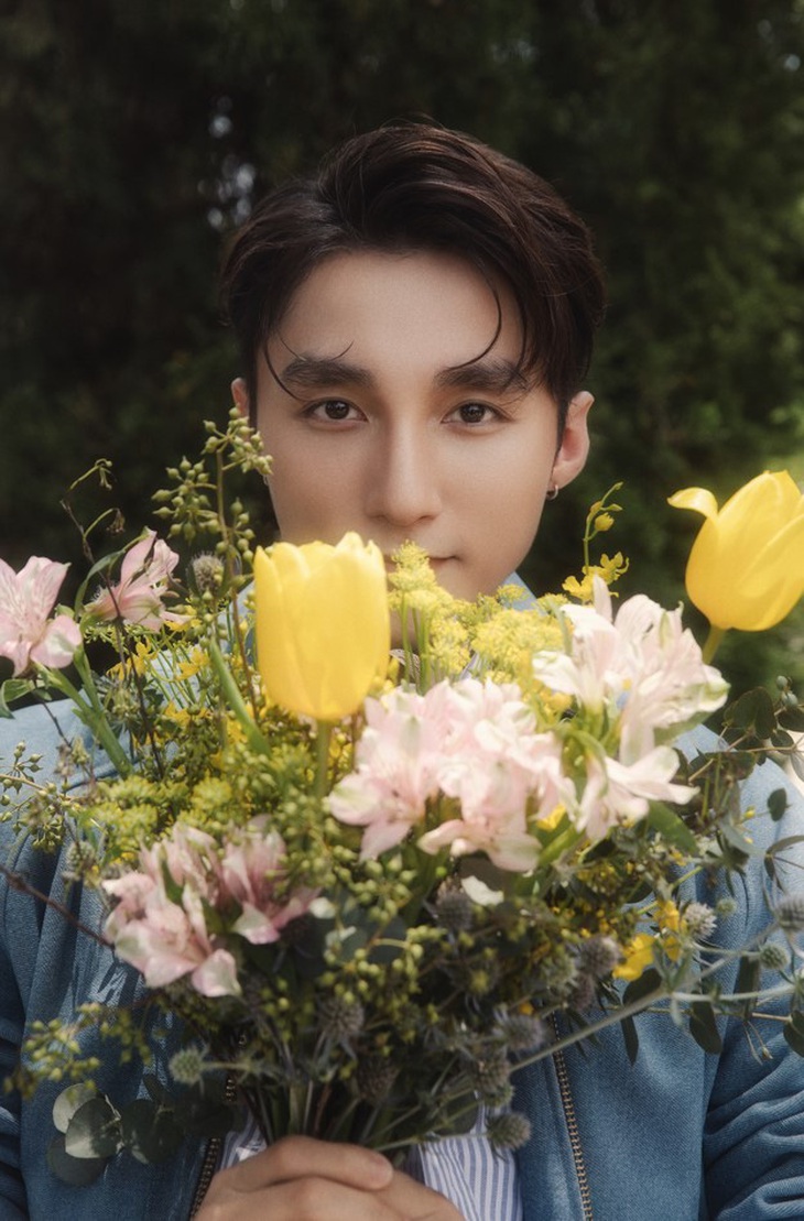 Sơn Tùng M-TP với hình ảnh trẻ trung, nhí nhảnh trong Đừng làm trái tim anh đau