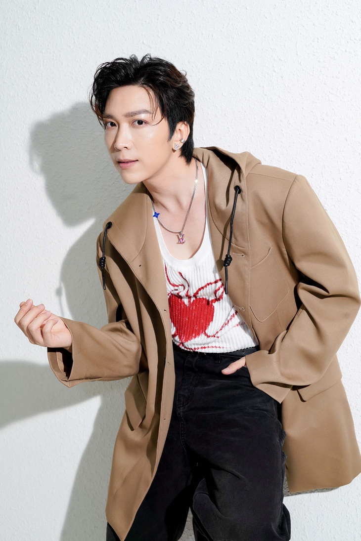 Tăng Phúc xây dựng hình ảnh ngày càng năng động trong các dự án mới 