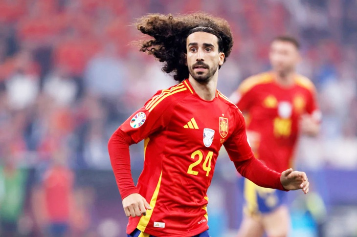 ‘Đầu xù’ Cucurella hứa nhuộm tóc đỏ nếu Tây Ban Nha vô địch Euro 2024
