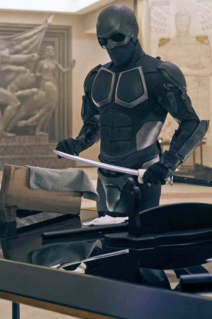 Black Noir được xem là nhân vật nguy hiểm khi luôn đeo mặt nạ, không thoại