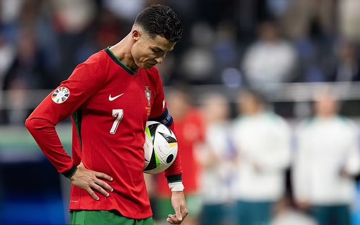 Nhịp tim Ronaldo ở mức thấp nhất trước cú đá luân lưu với Slovenia