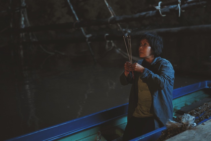 Nghệ sĩ Việt Hương vào vai người đàn bà vớt xác