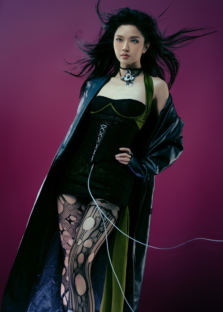 Suni Hạ Linh tung bộ ảnh 'cực ngầu' trước thềm chung kết 'Đạp gió 2024'- Ảnh 3.