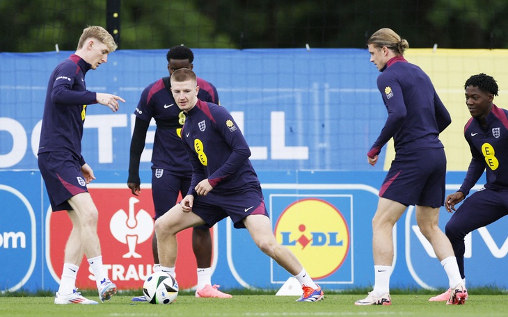 HLV Nagelsmann gọi nhầm cầu thủ Latvia lên tuyển Đức - Ảnh 5.