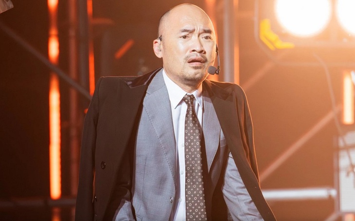 Khi Tiến Luật hát… nhạc buồn