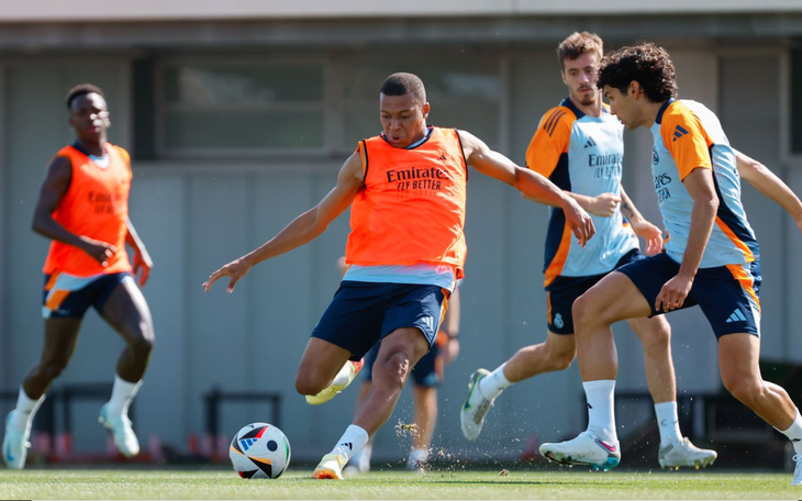 Mbappe kiếm tiền siêu khủng từ bài đăng trên mạng xã hội - Ảnh 5.