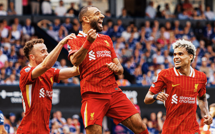 Cầu thủ bị thẻ đỏ vì ‘giải quyết nổi buồn’ ngay trên sân - Ảnh 4.