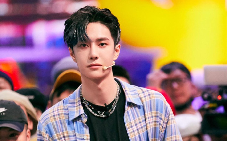 Knet phẫn nộ khi Ningning (aespa) bị fan nữ tấn công ở sân bay - Ảnh 3.