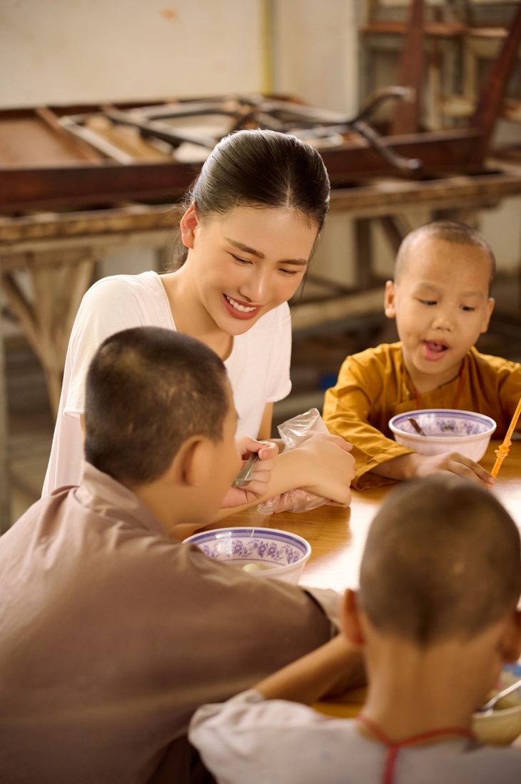 Hoa hậu Bùi Quỳnh Hoa&nbsp;