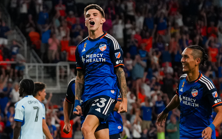 Wilfried Zaha ngượng ngùng ‘làm Vua’ ở MLS - Ảnh 4.