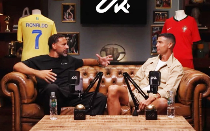 Ronaldo được CLB Al Nassr vinh danh sau cột mốc 900 bàn thắng - Ảnh 2.