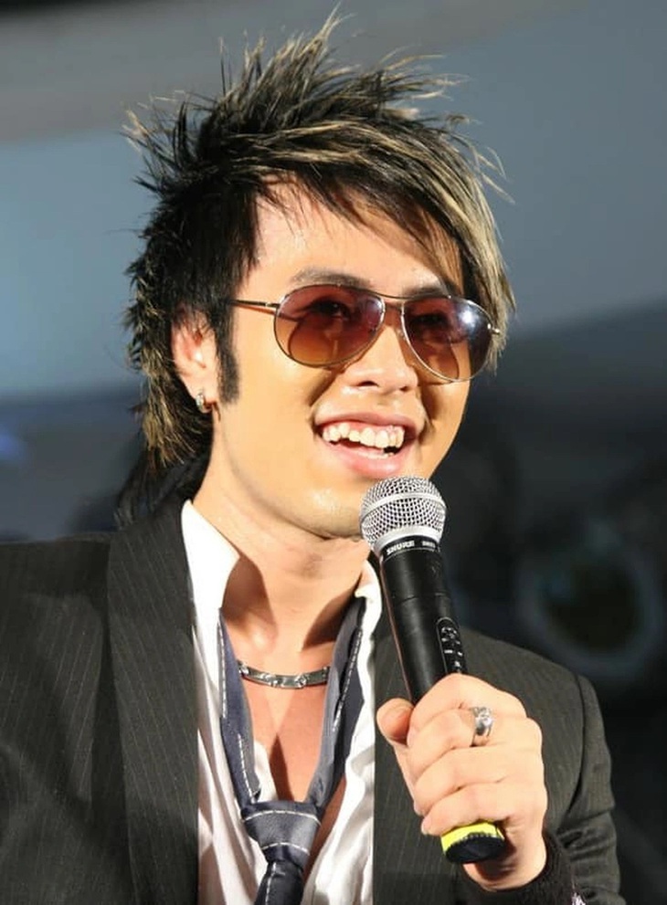 Cuộc sống hiện tại của nam ca sĩ Việt gánh nợ 16 tỉ đồng giúp bạn - Ảnh 1.