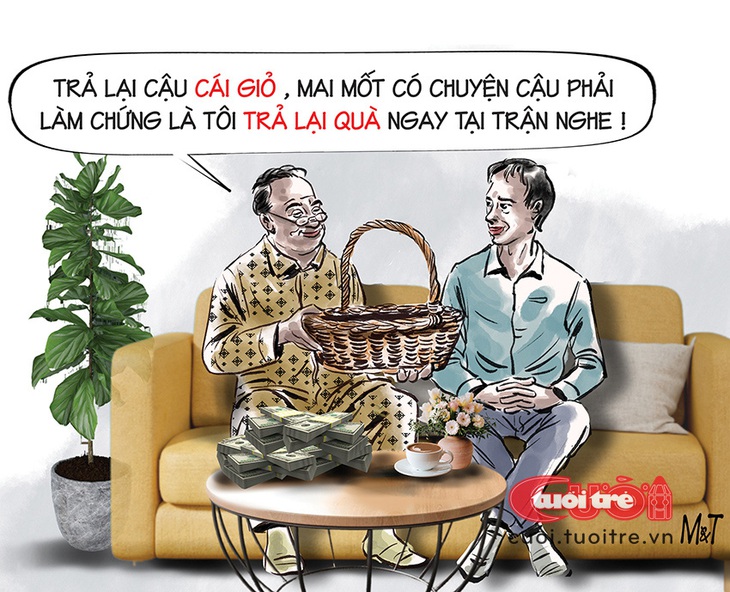 Quan tham 'liêm khiết' trả lại quà ngay tại trận - Ảnh 1.