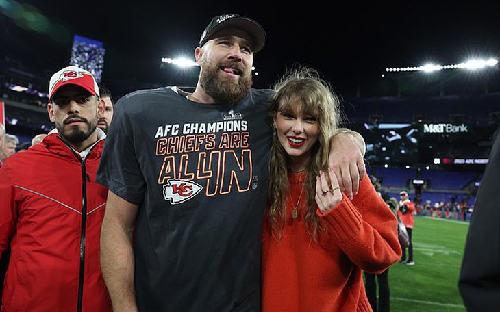 Taylor Swift và bạn trai 'tình bể bình' đập tan tin đồn - Ảnh 8.