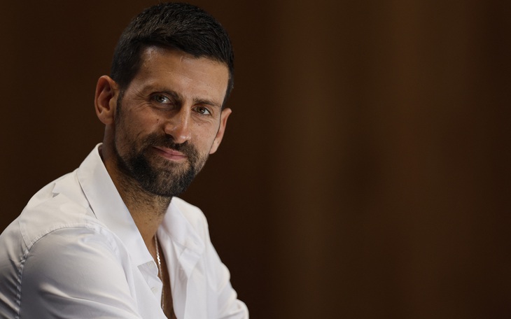 Novak Djokovic và câu chuyện ấm lòng về chiếc áo kỳ lạ ở Úc mở rộng 2025 - Ảnh 5.