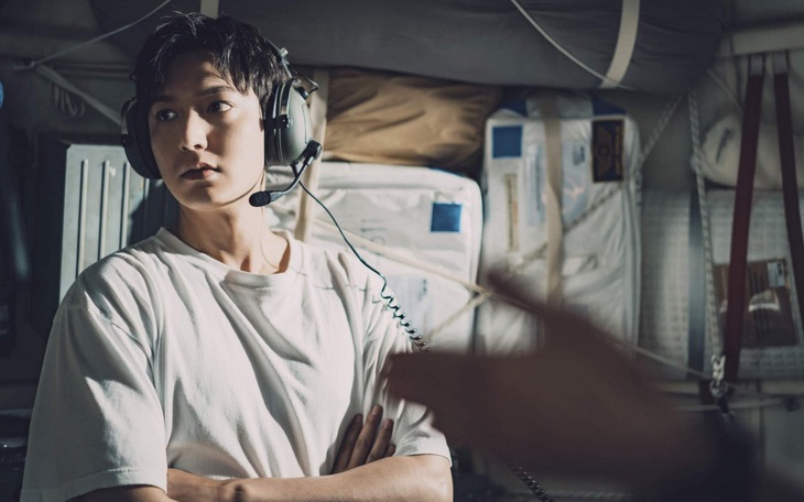 Song Hye Kyo tập hút thuốc, học nói bậy để đóng 'Dark Nuns' - Ảnh 6.