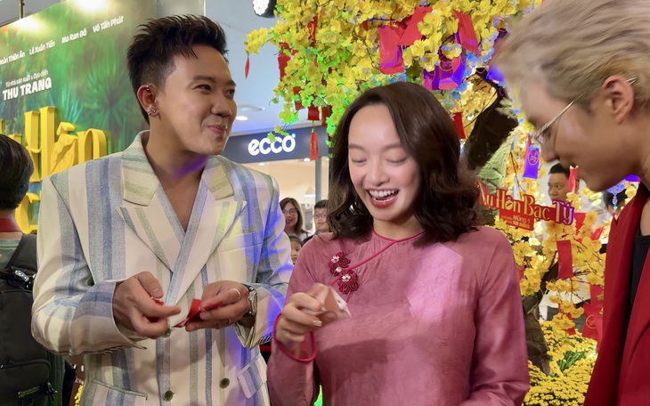 Độc lạ thảm đỏ: Dàn cast 'Âm dương lộ' đi xe cứu thương dự sự kiện - Ảnh 12.