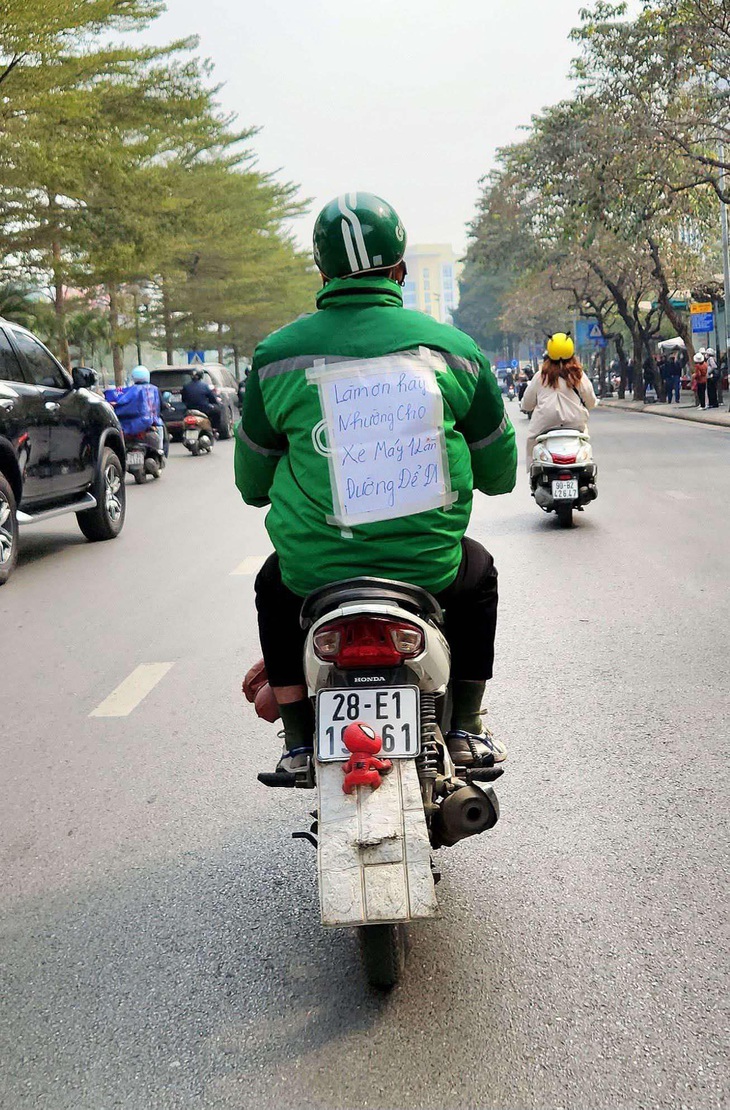 Ảnh vui 26-1: 'Nhân bánh chưng' trông hơi buồn... - Ảnh 6.