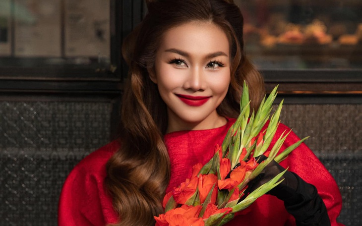 Lâm Vỹ Dạ: ‘Tôi vừa chu đáo gia đình, vừa hết mình với nghệ thuật’ - Ảnh 5.