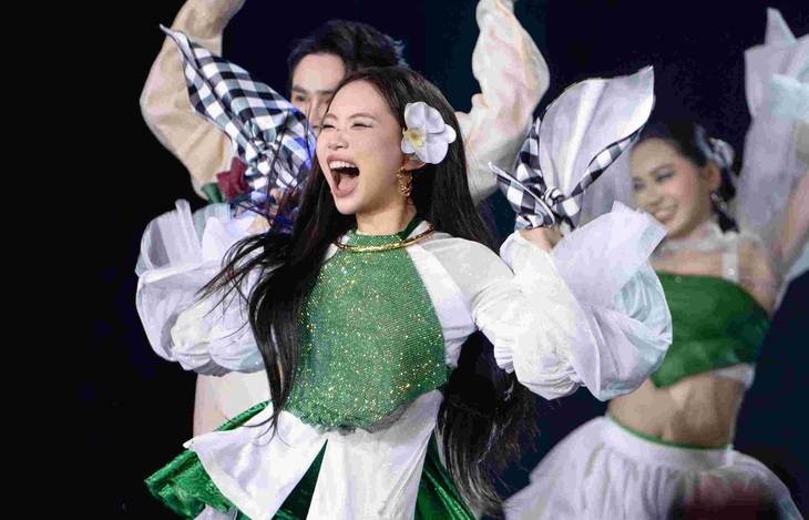 Phương Mỹ Chi: Tôi mà cười là cười nguyên ngày - Ảnh 4.